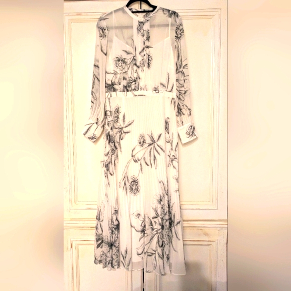 Club Monaco White And  Black Floral Dress. Pleated Details & Lined NWOT, Size 10 - Picture 3 of 10